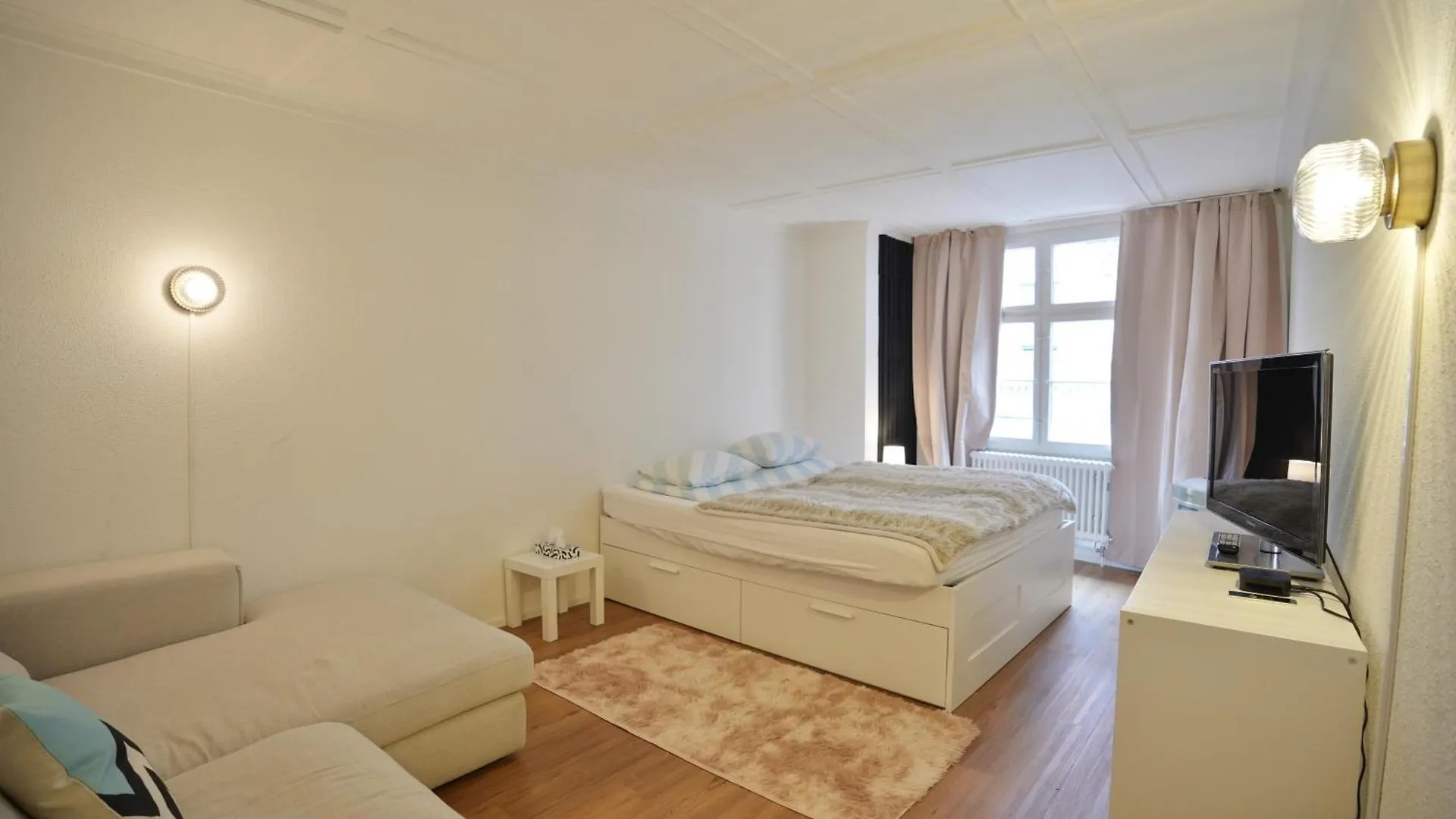 Cozy City Center, 4 Bedroom- 120Sq, 5Min Walk To Main Station Basilej