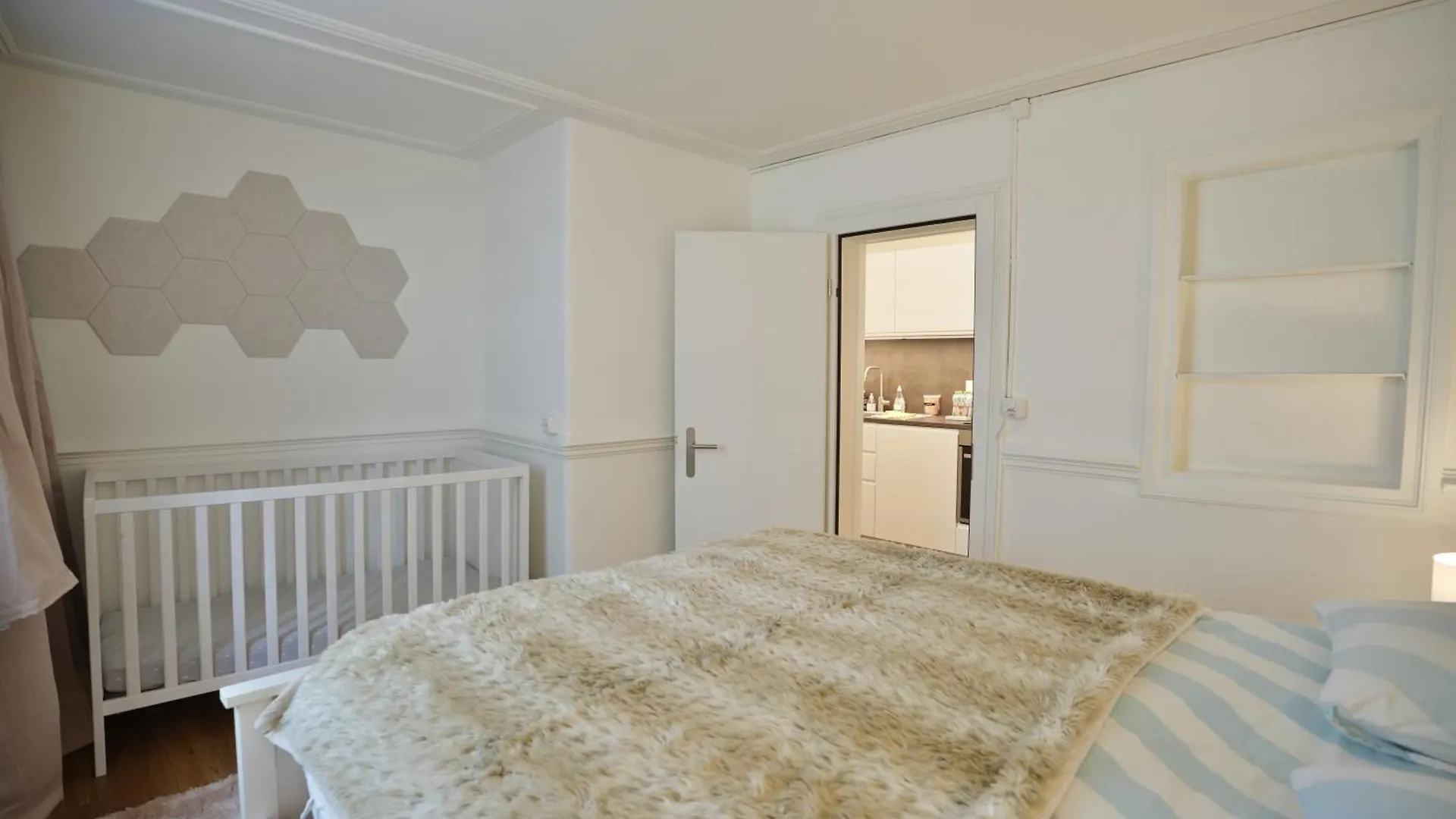 Cozy City Center, 4 Bedroom- 120Sq, 5Min Walk To Main Station Basilej Švýcarsko