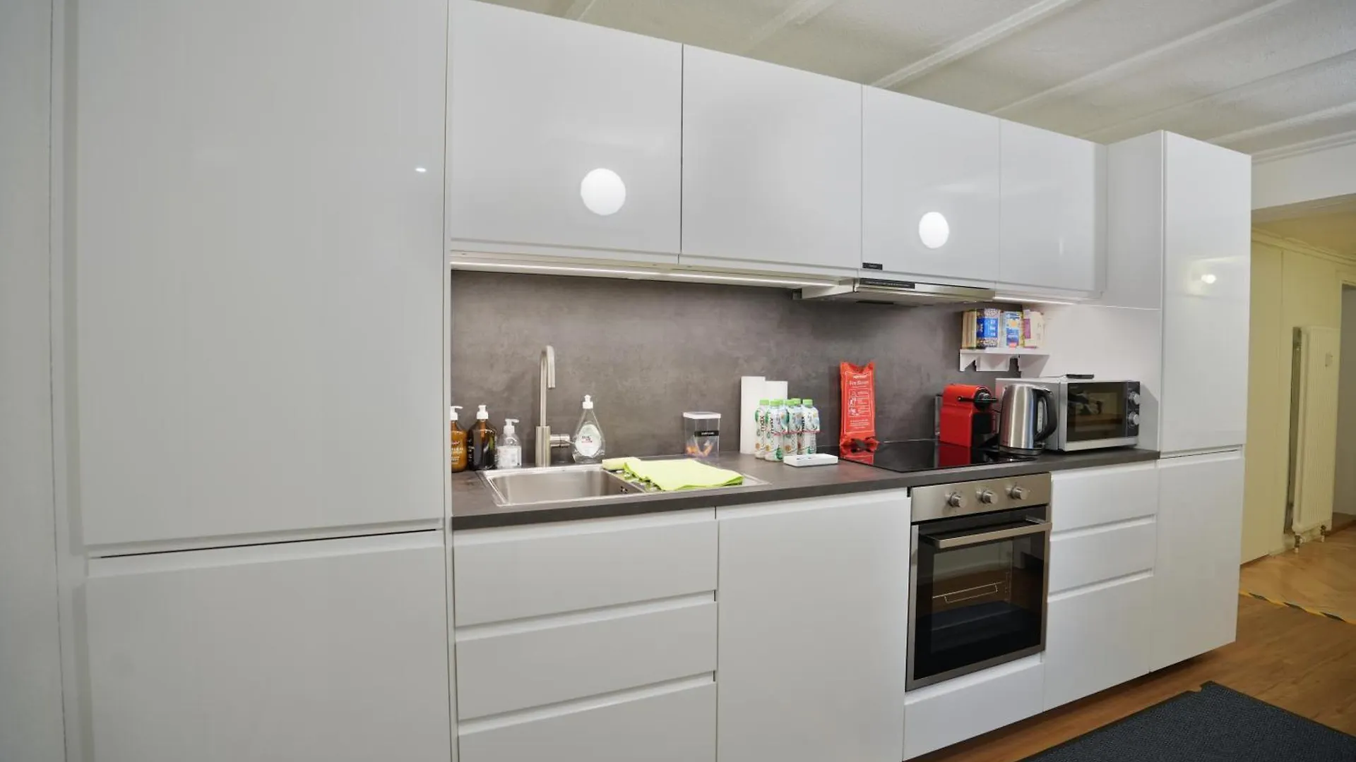 Cozy City Center, 4 Bedroom- 120Sq, 5Min Walk To Main Station Basel
